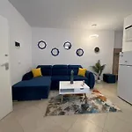 Διαμέρισμα Elegante Center *