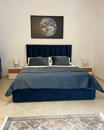 Elegante Center Apartment Durres