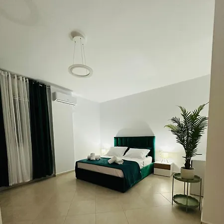 Elegante Center Apartment Durrës